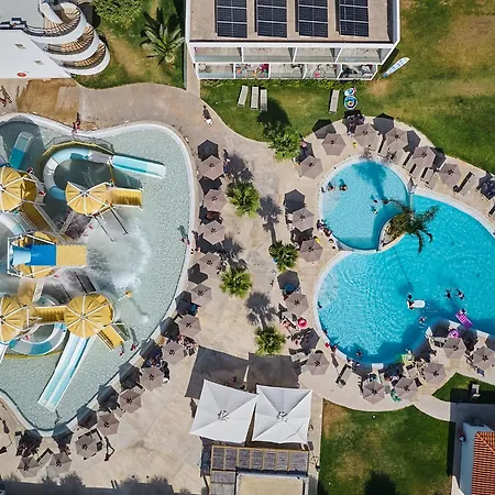 Blue Sea Island Hotel